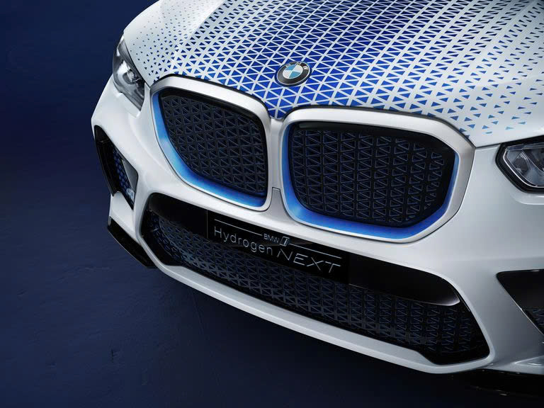 BMW hợp tác với Toyota phát triển động cơ Hydro cho iX5